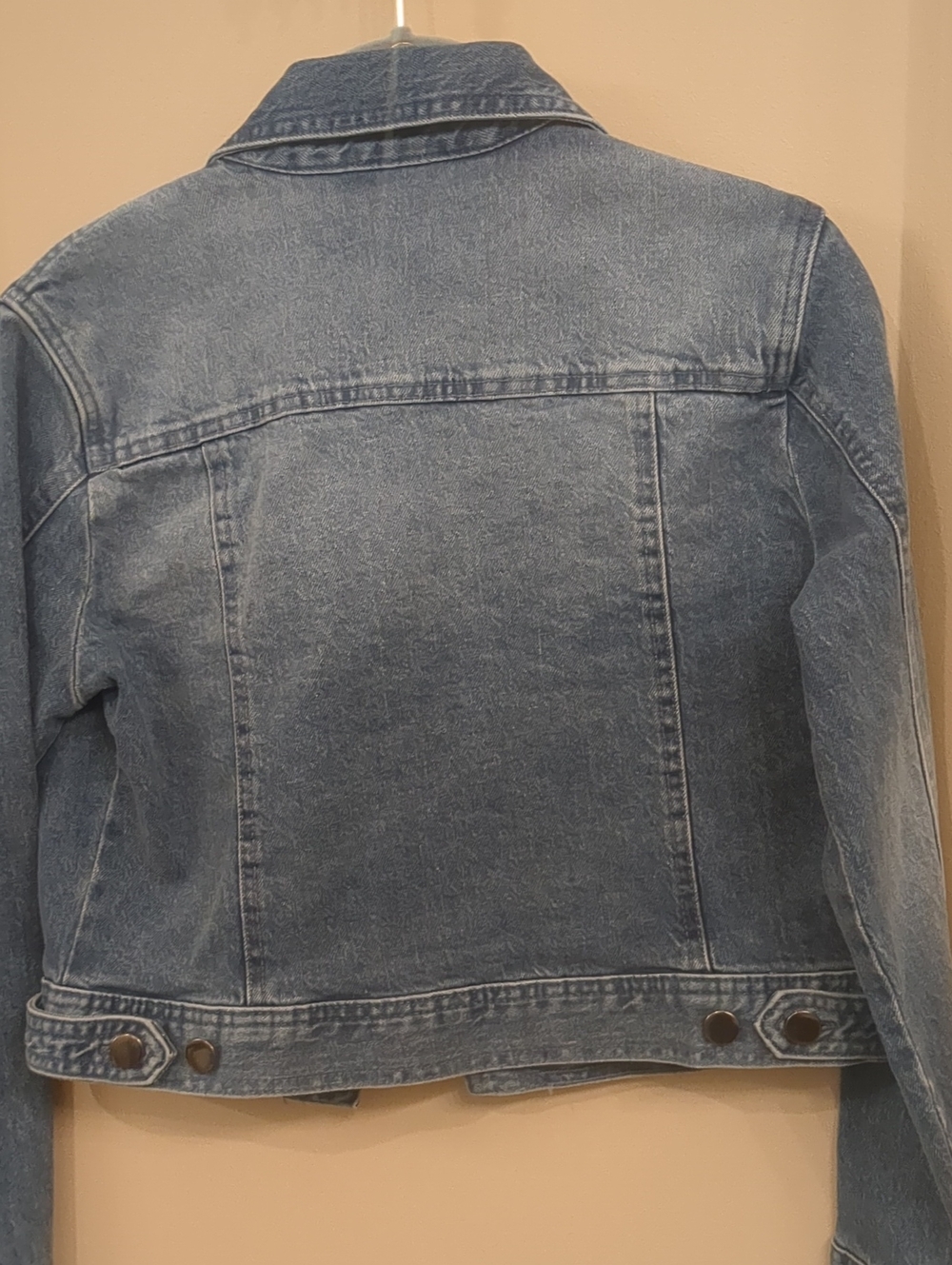Cropped Jean Jacket - Picture 3 of 5